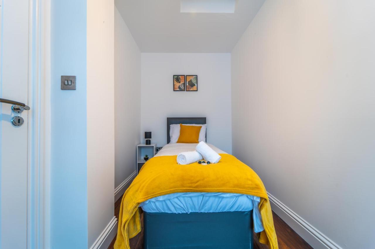 Modern Spacious 4 Bed Hayes Home With Free Parking Exterior foto