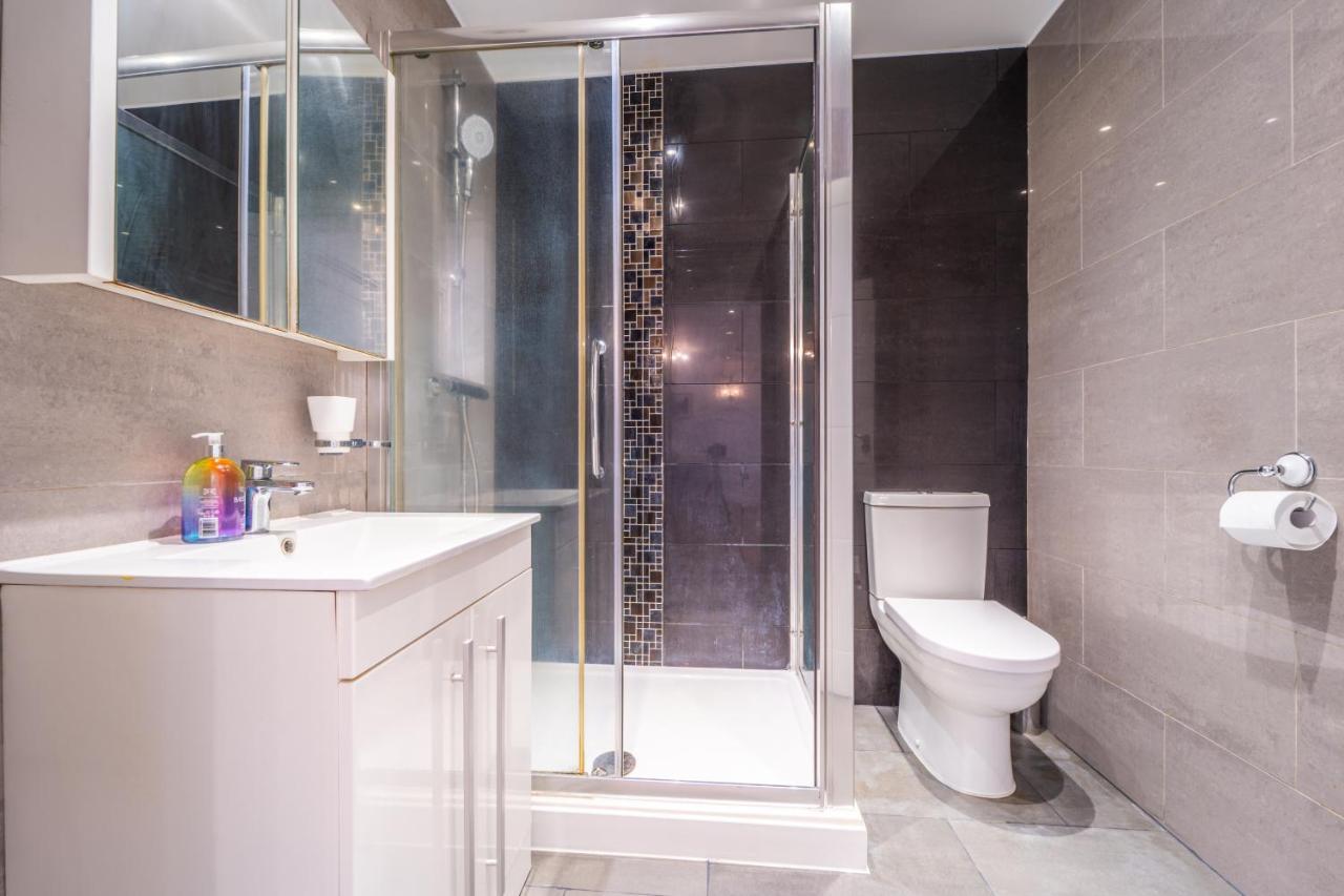 Modern Spacious 4 Bed Hayes Home With Free Parking Exterior foto