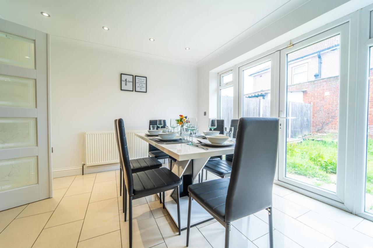 Modern Spacious 4 Bed Hayes Home With Free Parking Exterior foto