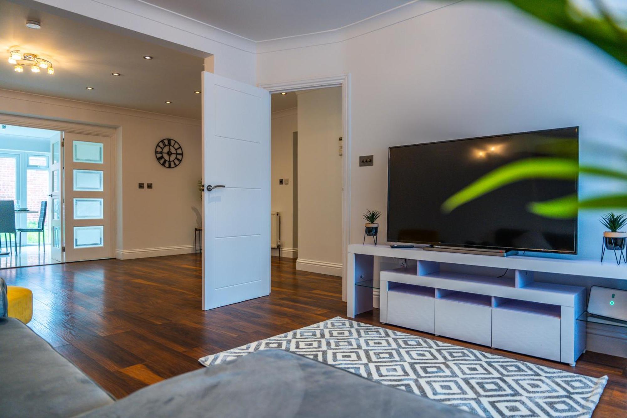Modern Spacious 4 Bed Hayes Home With Free Parking Exterior foto